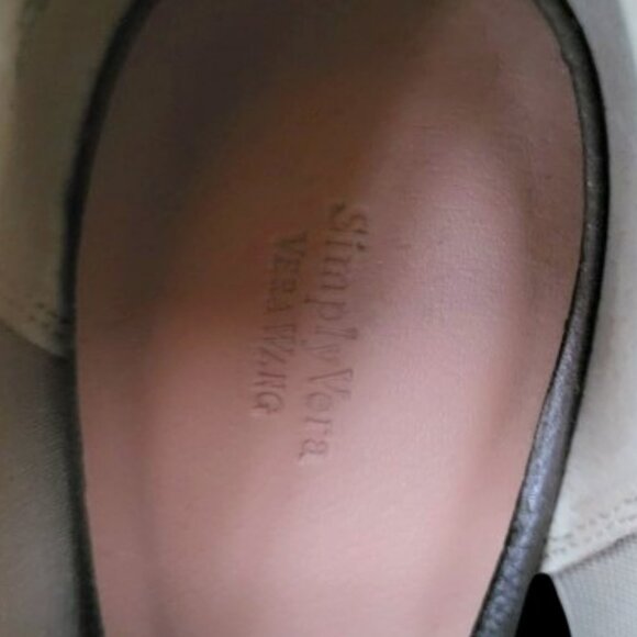 Simply Vera Womenβs Heels Dress Shoes Metallic Pewter - Size 9 - Picture 9 of 12